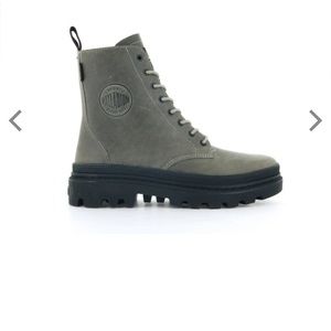 BRAND NEW! Pallatrooper boot!